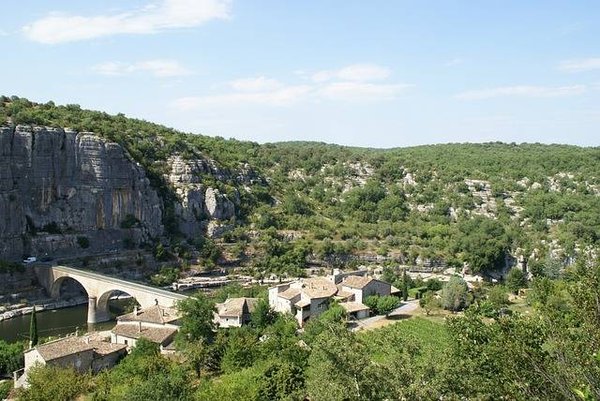 Comment profiter de la nature durant votre voyage vers un camping luxe d'Ardèche ?