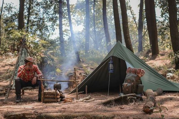 Le guide ultime pour un voyage bivouac réussi : Conseils, destinations et équipements indispensables